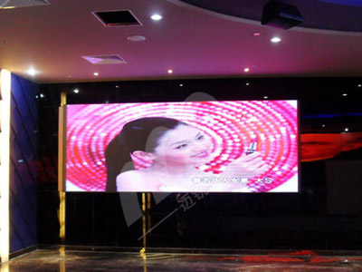 常州市成龍影院全彩LED室內(nèi)顯示屏
