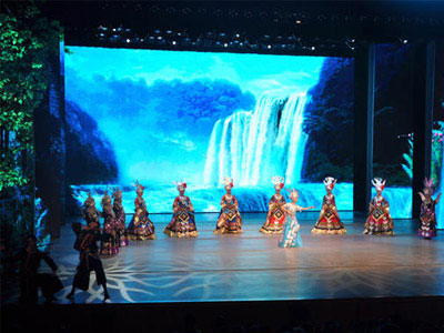 貴陽大劇院彩色LED室內(nèi)顯示屏